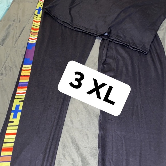 Clothes - Picture 11 of 16